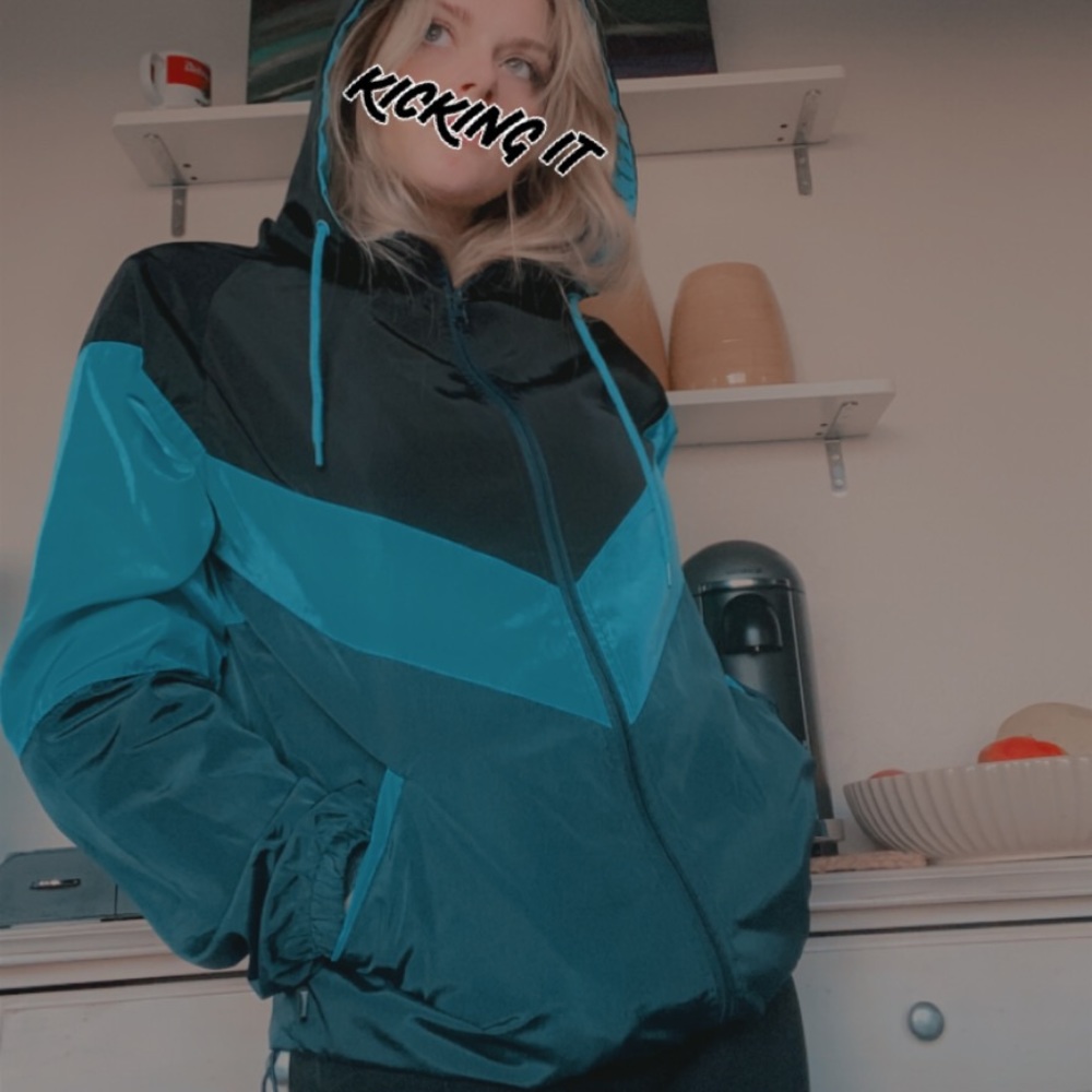 wind breaker /  jacket